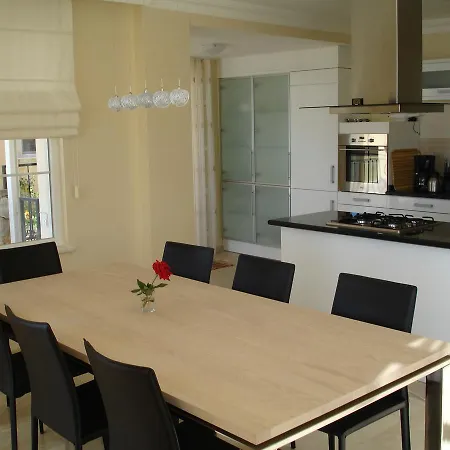 Sakin Villas *